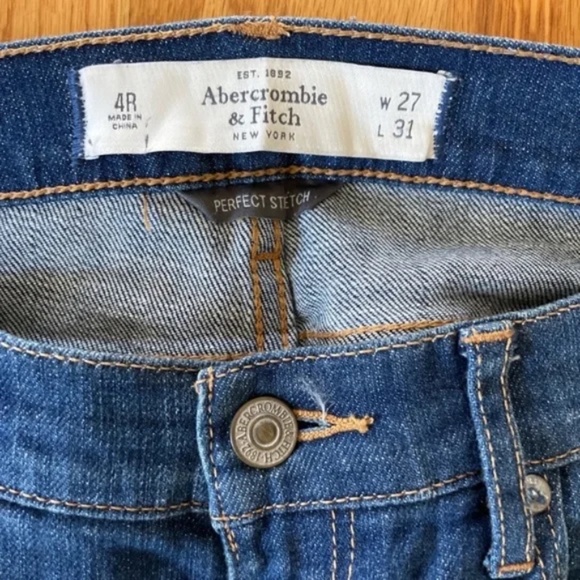 Abercrombie & Fitch Medium Wash Ripped Perfect Stretch Jeans Women Size 4R - Picture 4 of 8